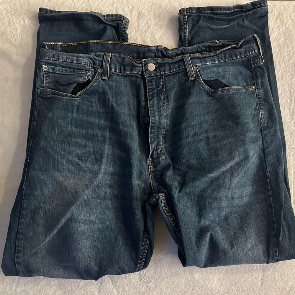 Men’s Levi 505 Jeans. 40x32.